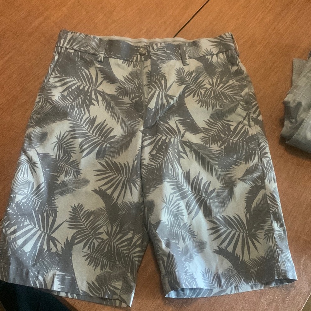 Walter Hagen grey palm tree shorts